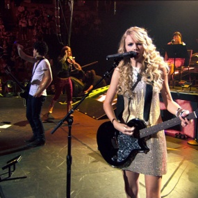 泰勒·斯威夫特 Taylor Swift – Should've Said No (高压版) 1080P [WEB-DL MKV 1.08GB]