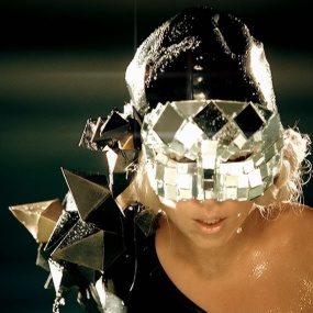 女神卡卡 Lady Gaga – Poker Face [专业高清修复] [WEB-DL MKV 739.5MB]