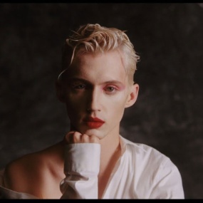 Troye Sivan – Bloom [WEB-DL MP4 296.2MB]