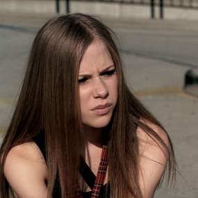 艾薇儿·拉维尼 Avril Lavigne – Complicated 1080P [ProRes MKV 1.36GB]