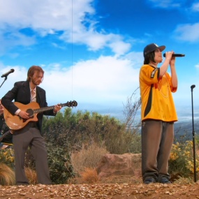 怪奇比莉 Billie Eilish – Birds of a Feather [67届格莱美] [HDTV TS 751MB]