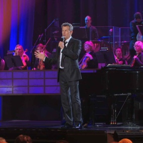 大卫.福斯特和他的朋友们 Hit Man – David Foster & Friends 2008 [BDISO 41.3GB]