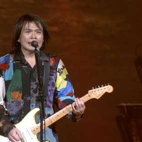 伍佰 & China Blue 透南风 2018 台湾演唱会影音全纪录 Wu Bai & China Blue south wind live 2018 BluRay [BDMV 42.48GB]