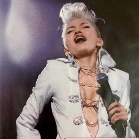 梅艳芳 2002极致梦幻演唱会 Anita Mui Fantasy Gig 2002 [2DVD ISO 13.29G]