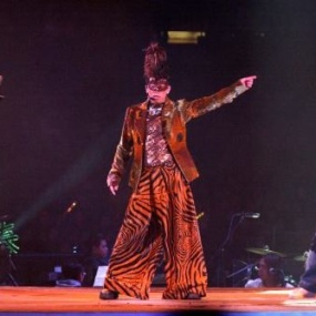 陈小春 -2004 夜生活演唱会[DVD-ISO4.22G]