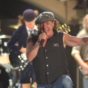 ACDC Live At River Plate 2009 BDRip 720p DTS HighCode《BDrip MKV 3.7G》