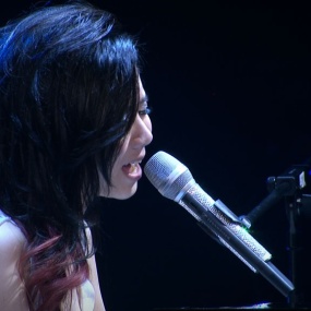 邓紫棋 G.E.M.XXX.LIVE.2013世界巡回演唱会香港红馆站《Remux MKV 32.4G》