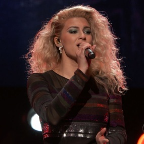 VA – Stayin' Alive – A Grammy Salute To The Music Of The Bee Gees 2017《HDTV TS 23.9G》