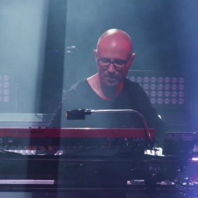 Schiller电子乐团 2016 现场音乐会 Schiller Zeitreise Live 2016《ISO 42G》