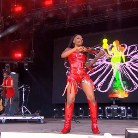 Sudan Archives – Live Glastonbury Festival 2023 HD 1080P [WEB-DL MKV 4.48GB]