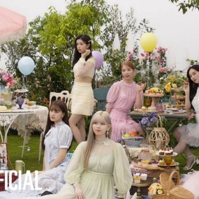 NiziU – NiziU 2022 Season's Greetings Live Together 2021 [DVD ISO 4.07GB]