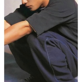 周杰伦 – Jay Chou 2000 同名专辑港版DVD 卡拉OK半蹲封面 非VCD [DVD ISO 2.8GB]