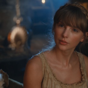 泰勒·斯威夫特 Taylor Swift – Bejeweled [2160P 4K] [WEB-DL MKV 816.5MB]